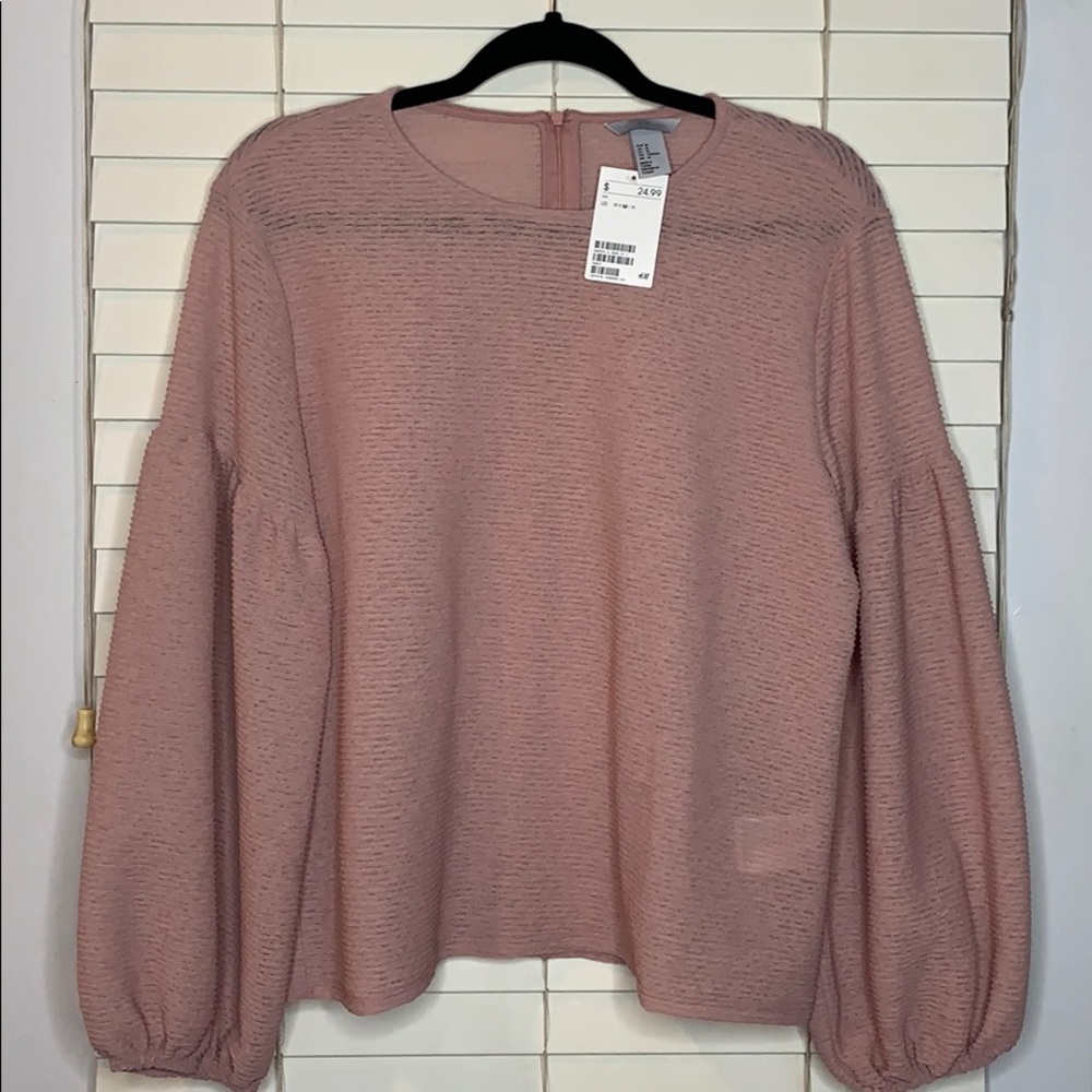 NWT H&M balloon sleeve top | Size M